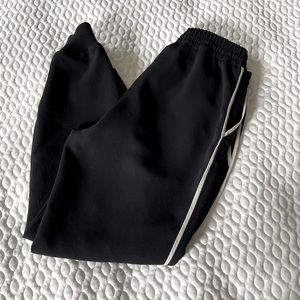 Ariztia Wilfred pant